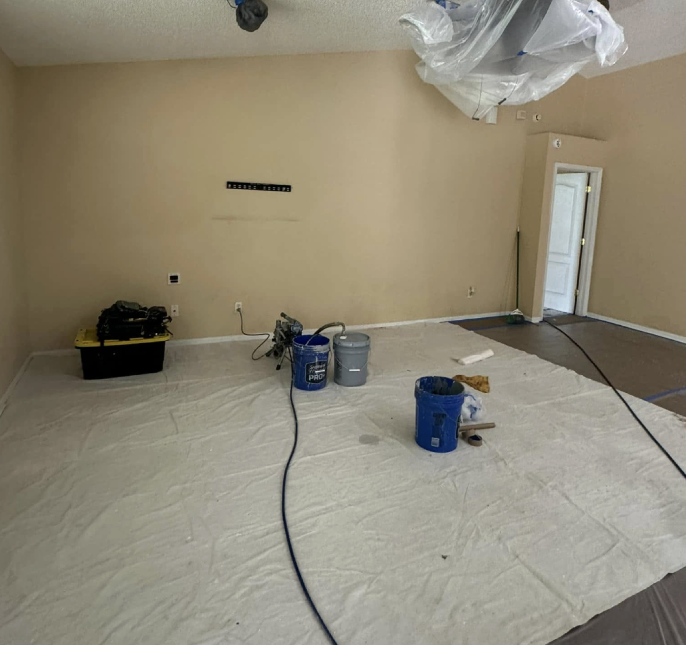 Residential interior painting project 03 (Before)