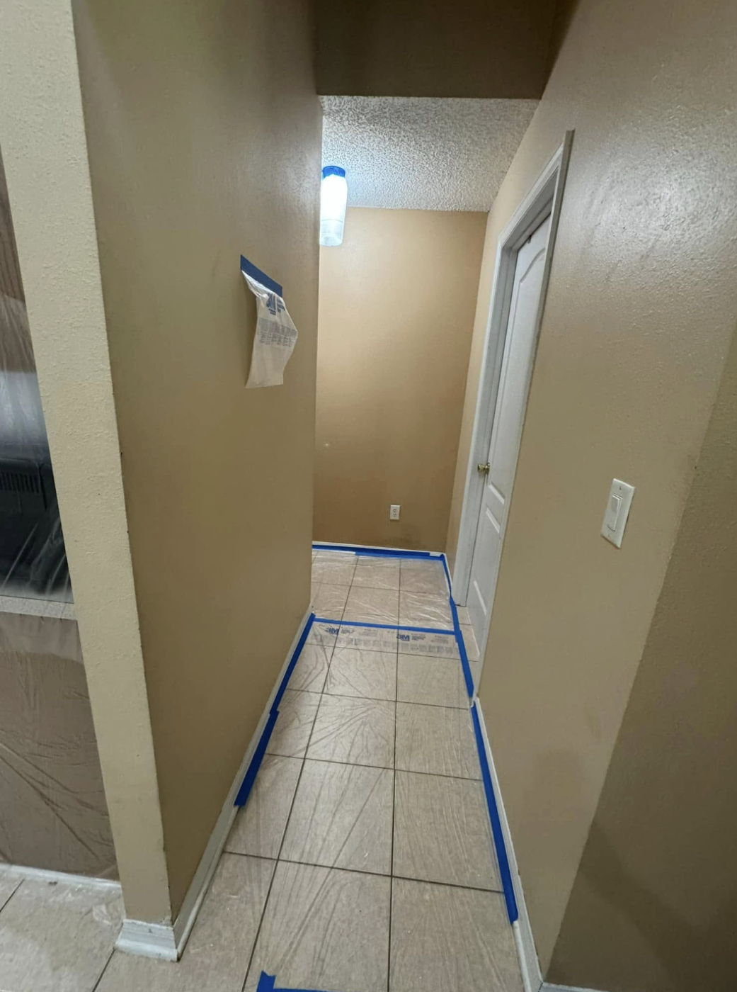 Residential interior painting project 06 (Before)