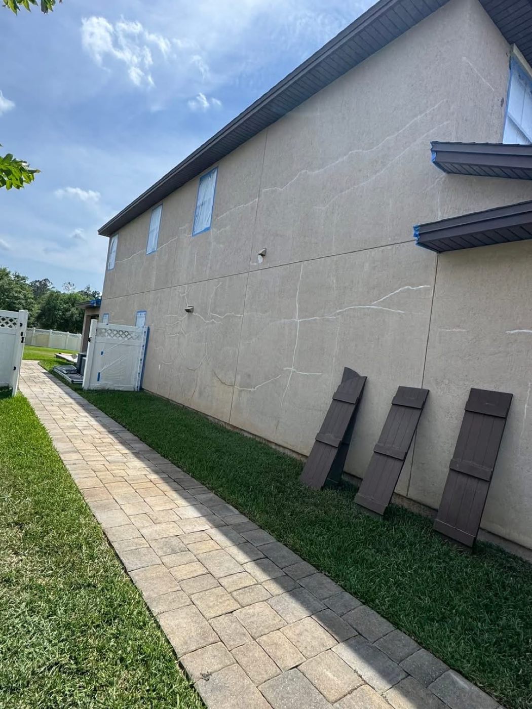 Residential painting project 06 (Before)