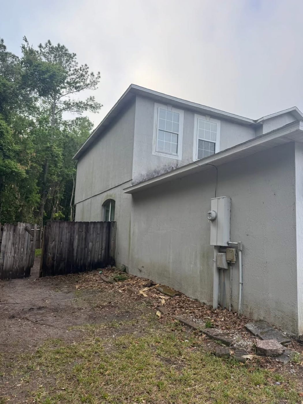 Residential painting project 18 (Before)