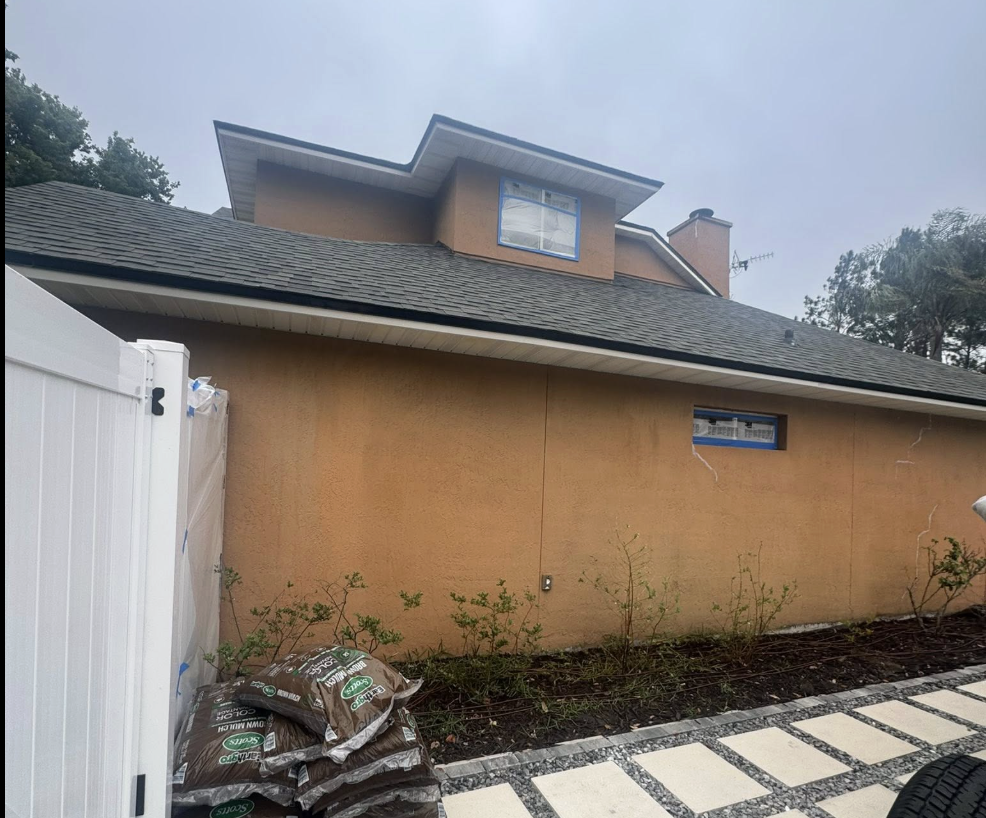 Residential painting project 32 (Before)
